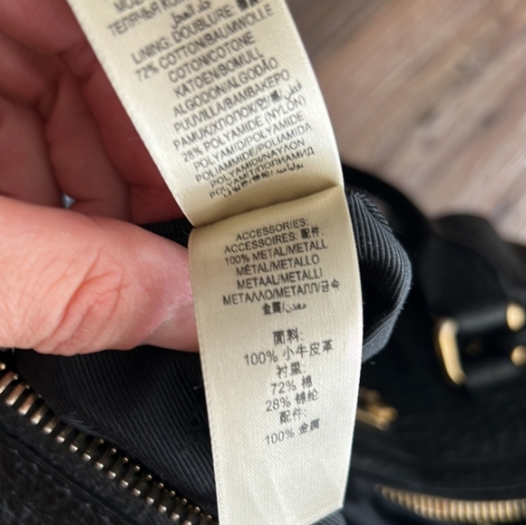 Beautiful Burberry calf leather bag with removable strap. Very Gently used. - Picture 5 of 11